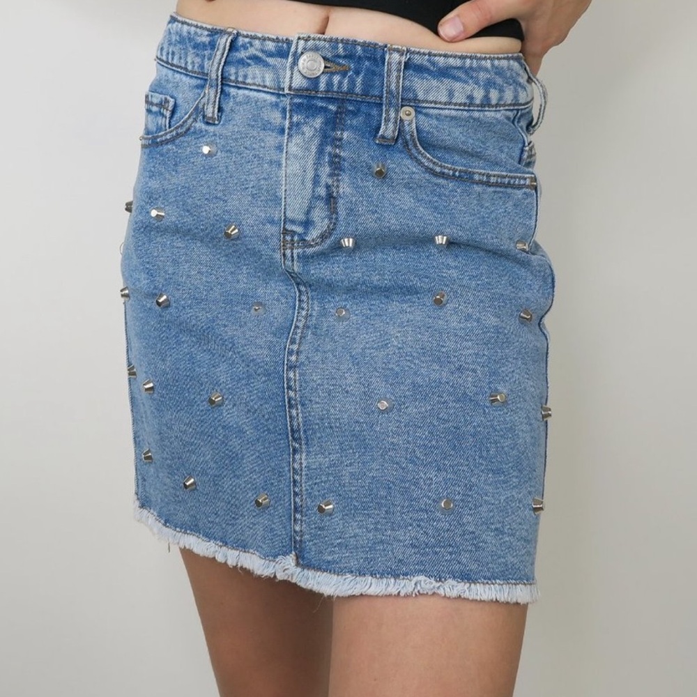 Wild Fable Studded Denim Mini Skirt Size 6 Light Wash Raw Hem Boho Festival